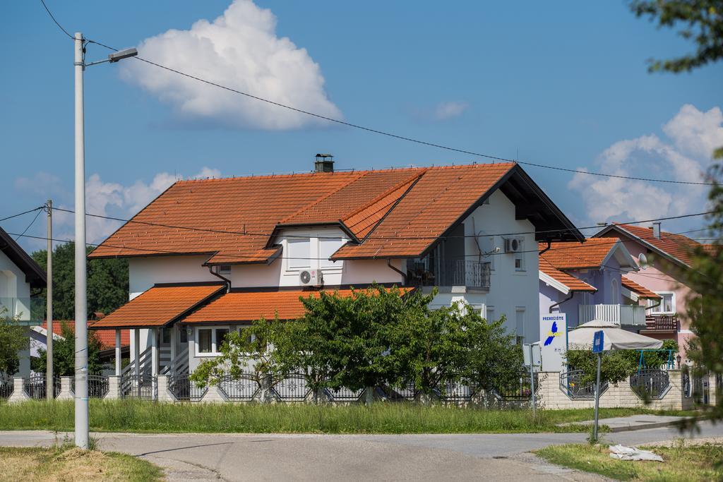 Guesthouse Ikar Velika Gorica Εξωτερικό φωτογραφία